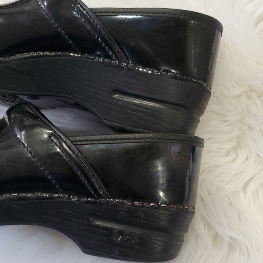 Dansko Black Mules with Reflective Finish Size 39 - Picture 3 of 13
